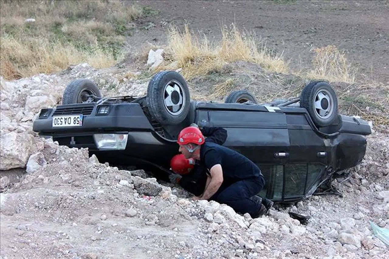 Otomobil takla attı: 2 yaralı