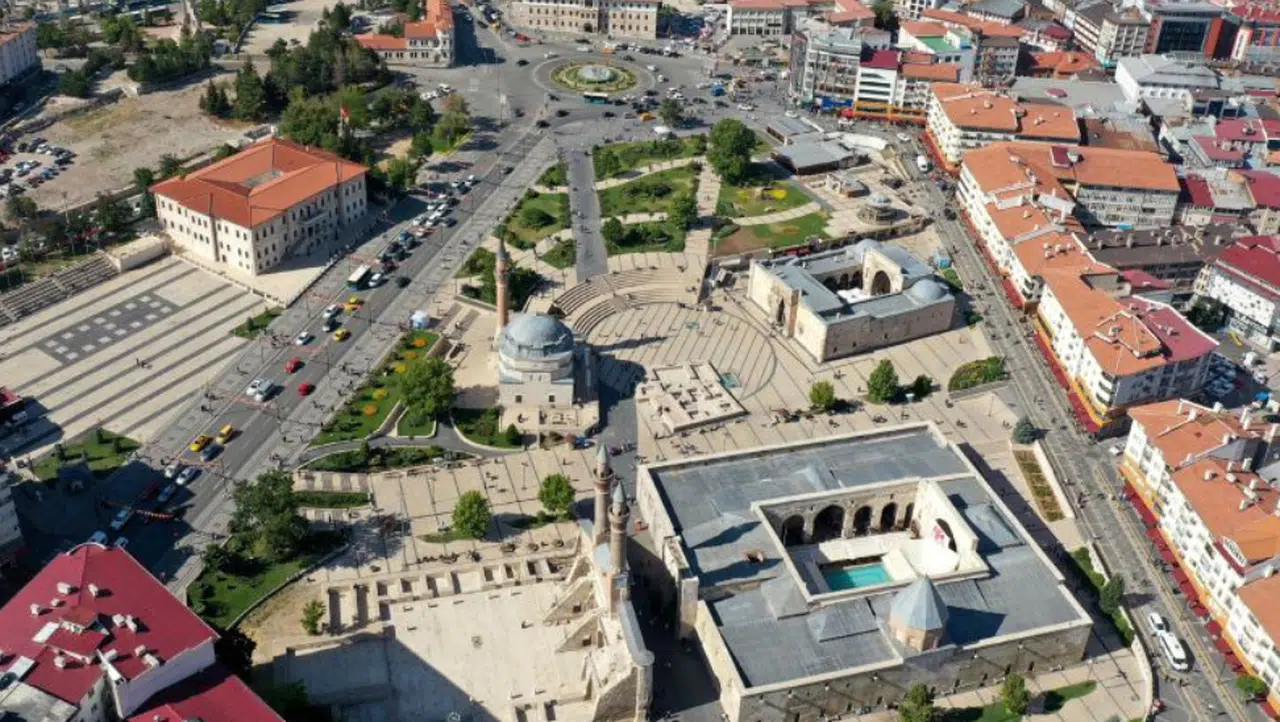 Tarihi Binalarda Işıklandırma Az