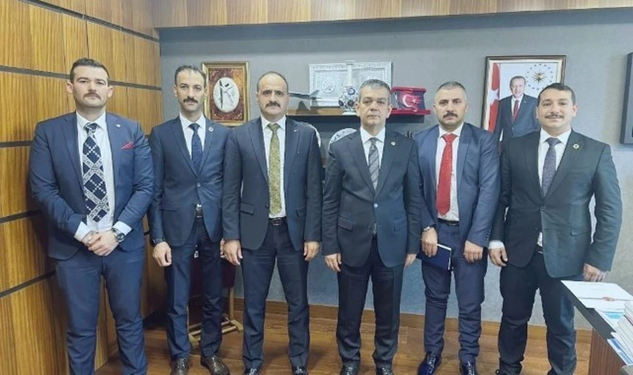 Atanamayan Uzmanlar derneği (ATAUZDER)'nin meclis görüşmeleri devam ediyor.