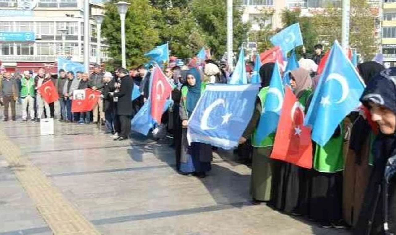 Doğu Türkistan'da kimlik soykırımı sürüyor: Çin'deki Filistin
