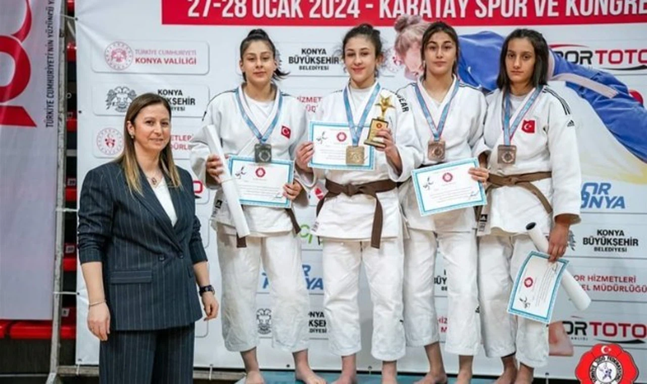 Judo şampiyonasından madalyalarla döndük