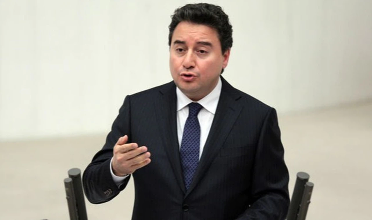 Ali Babacan'dan İçişleri Bakanlığı'na çağrı: Ruhsatsız silahlanmaya son verin