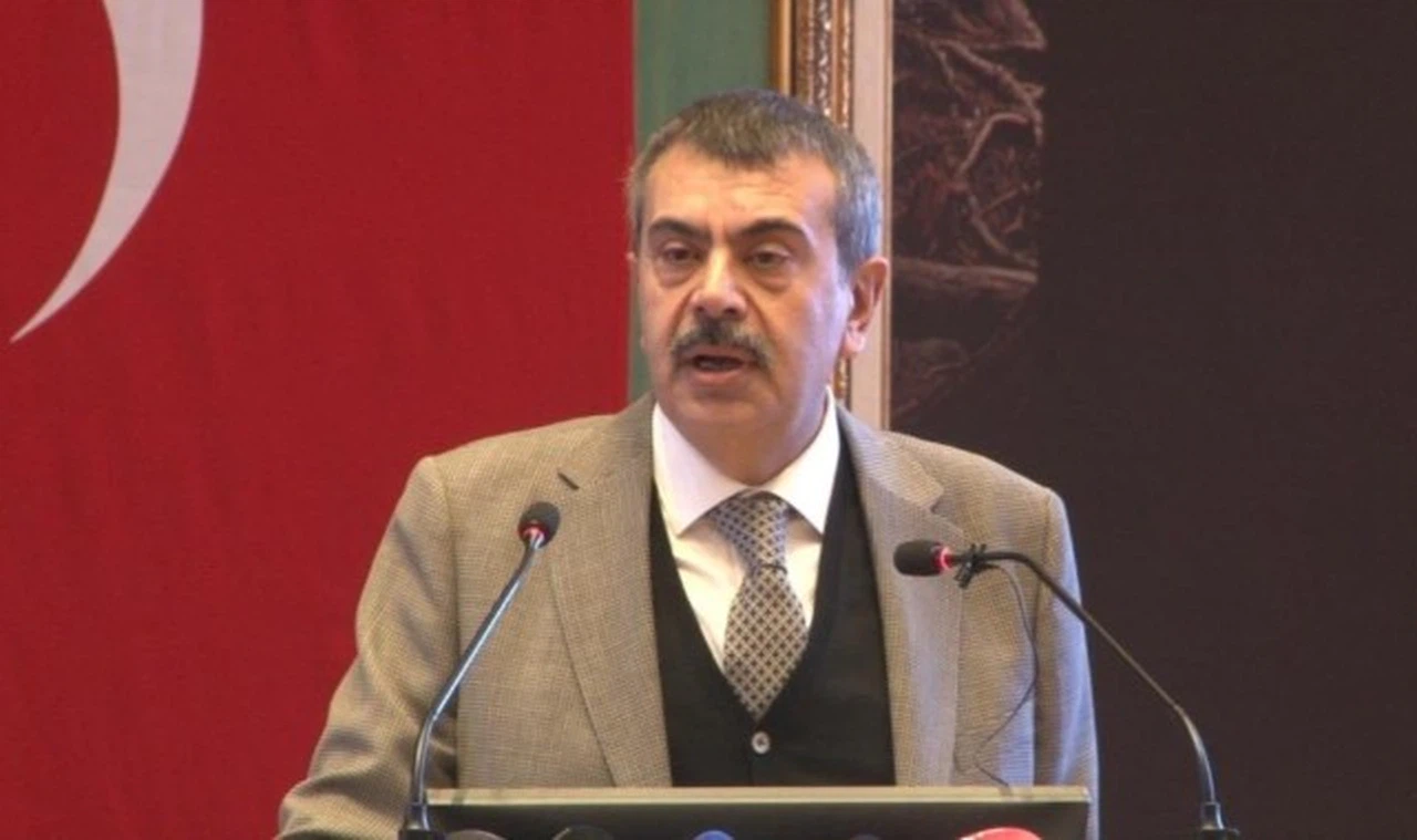 Eğitim sistemine dışarıdan ahkam kesmek kolay