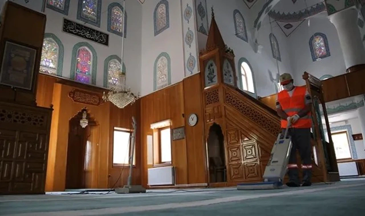 Sivas'ta camiler Ramazan'a hazır