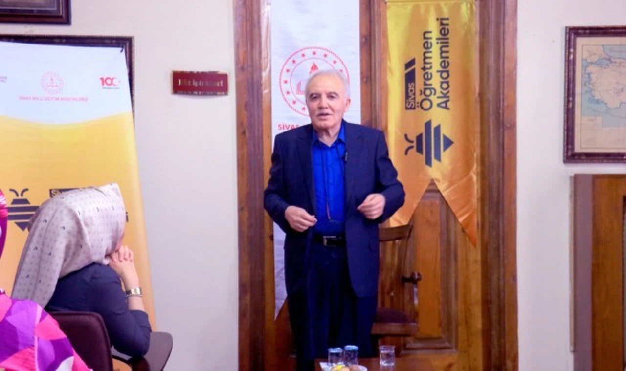 Akkaya öğretmenlerle buluştu