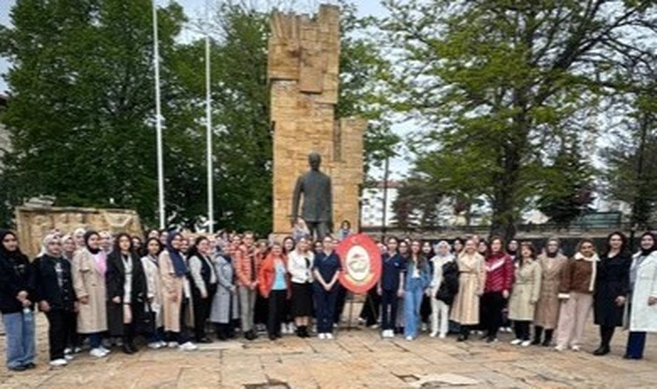 Ebelik Bölümü'nden Ebeler Günü kutlaması