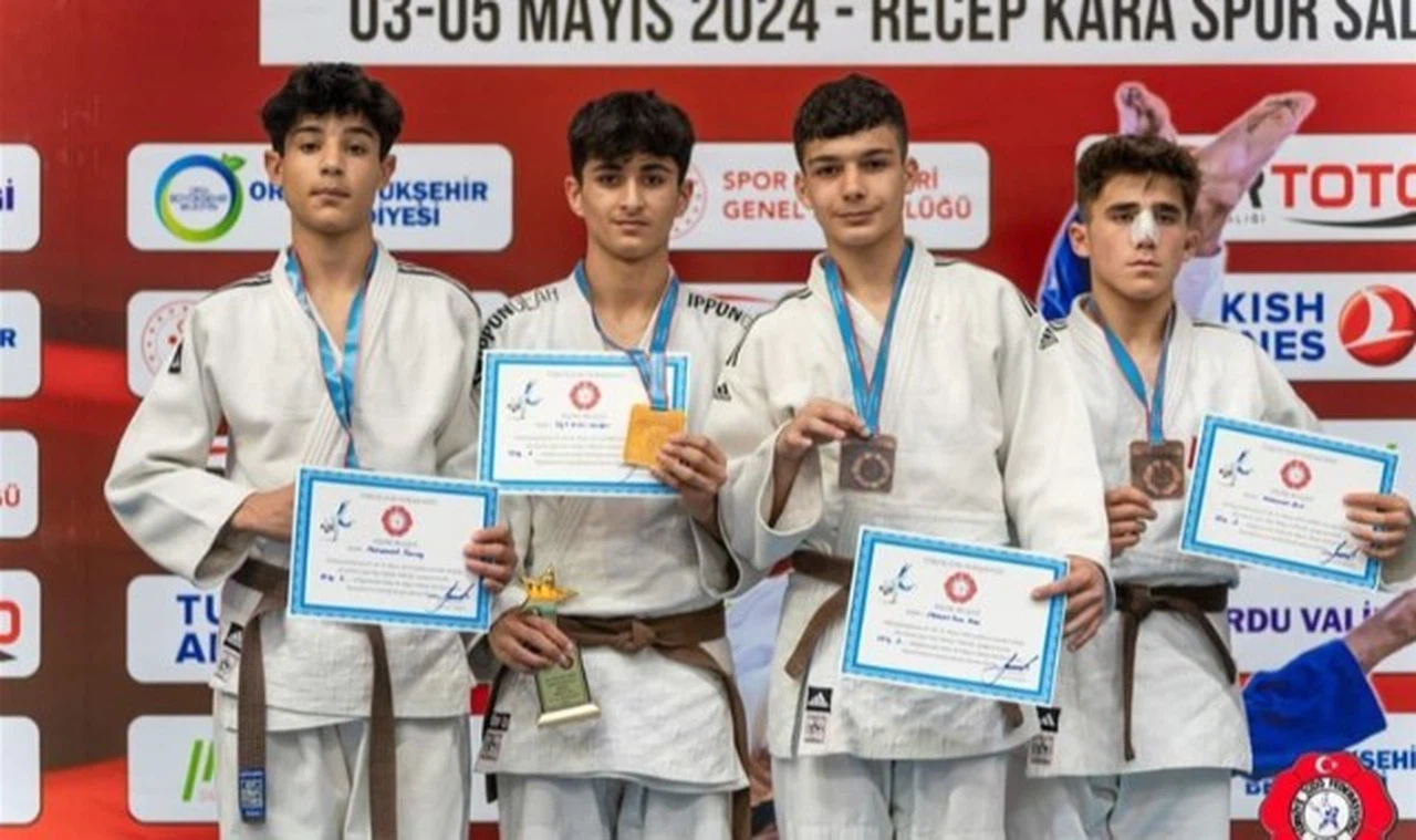 Judo'da Sivas 2 madalyayla döndü