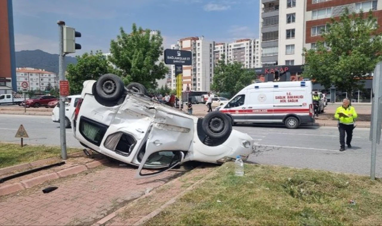 Kazada savrulan araç ters döndü: 3 yaralı