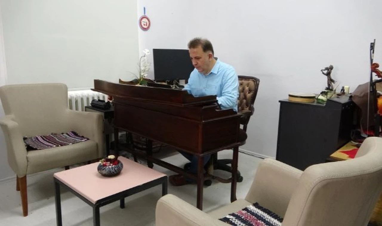 Öğretim Görevlisi'nden tescil uyarısı