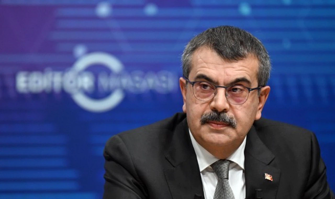 Okuyarak eleştirsinler!