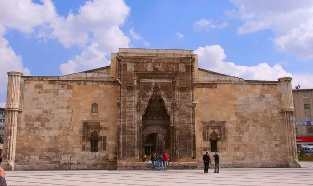 Sivas'ta Selçuklu Mirasının Gözbebeği 