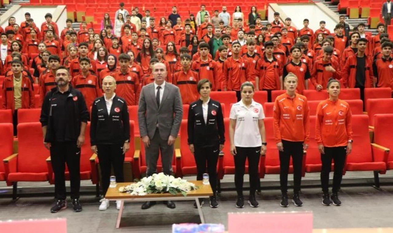 Türkiye'de Kadın Futbolu konuşuldu