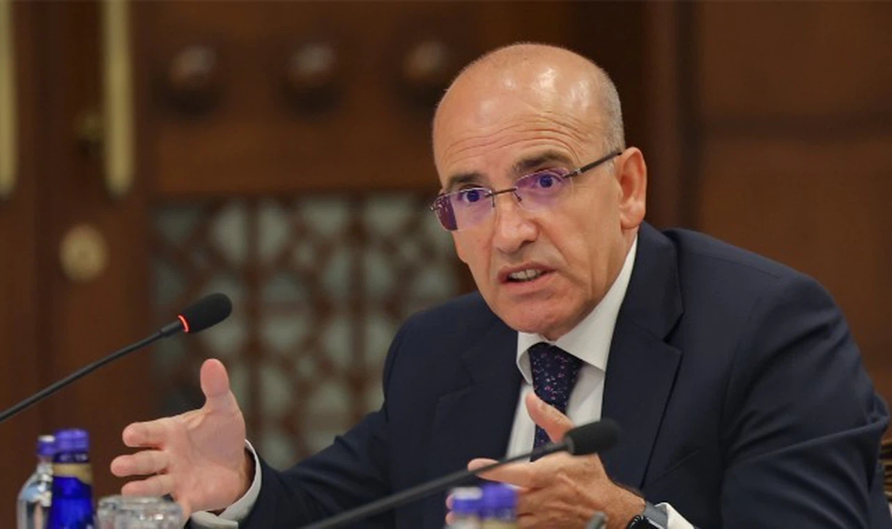 Bakan'dan gerileyen cari açık açıklaması