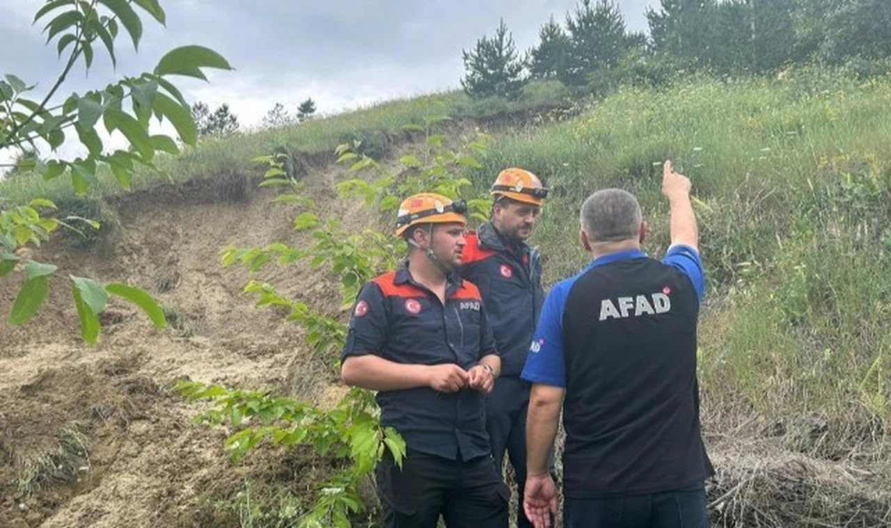 Gölova'da heyelan oldu!