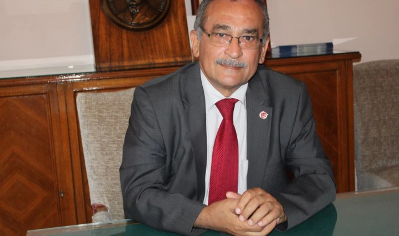 Özdemir: Cumhuriyet'e kan veren 100 kişiden birisi o