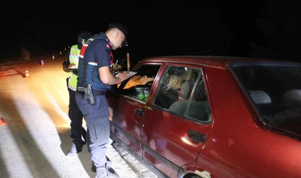 Sivas'ta Jandarmadan alkollü sürücü engeli