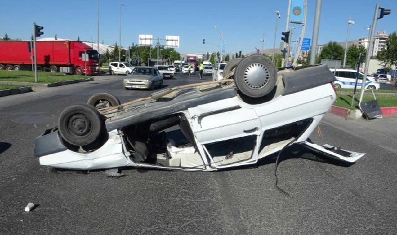 Trafiği felç eden kaza: 3 yaralı