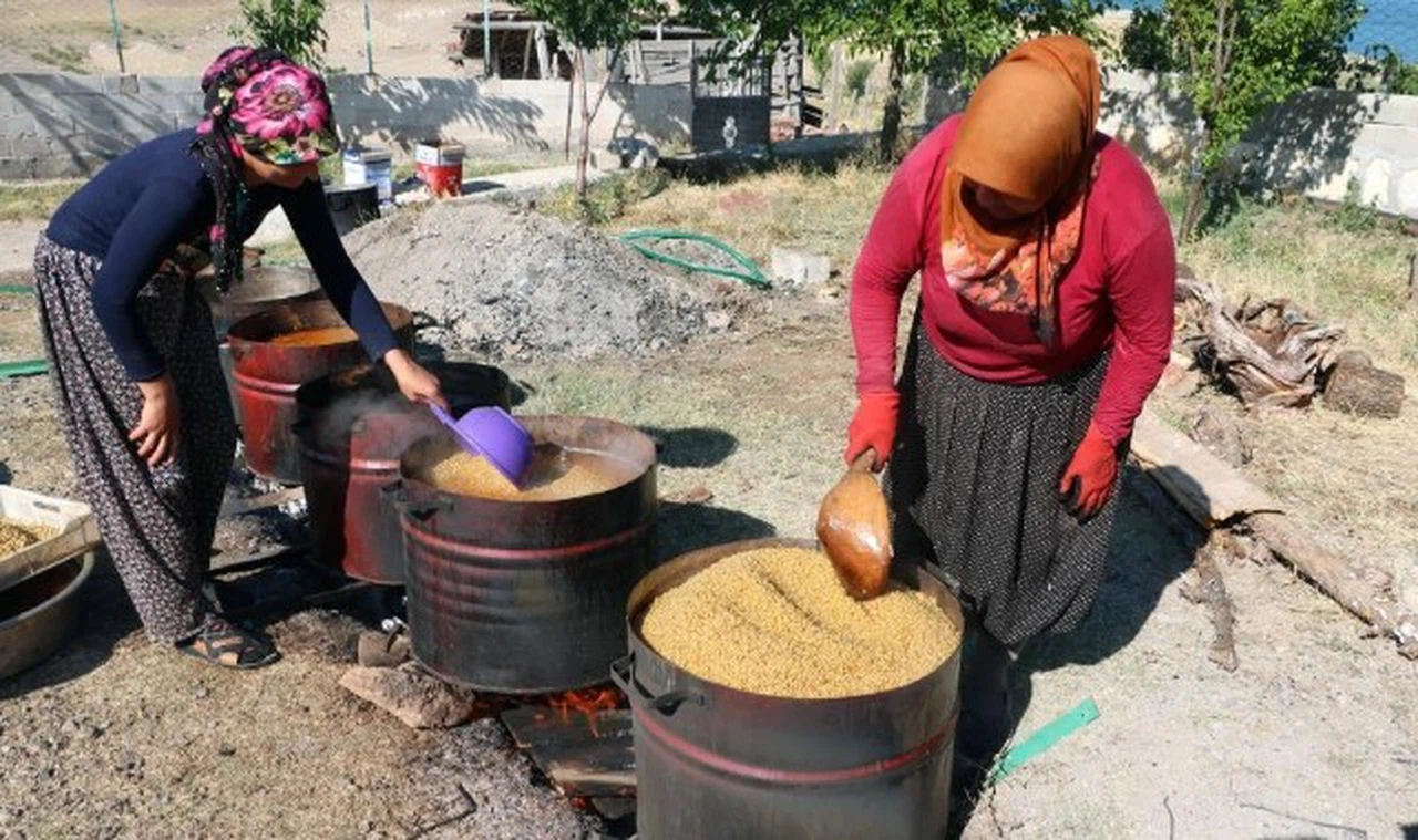 Bulgur kazanları kaynamaya başladı