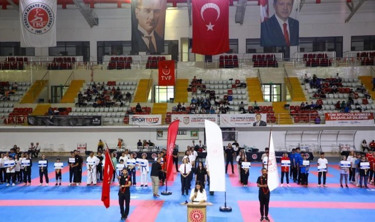Sivas'ta Karate açılış seranomisi yapıldı