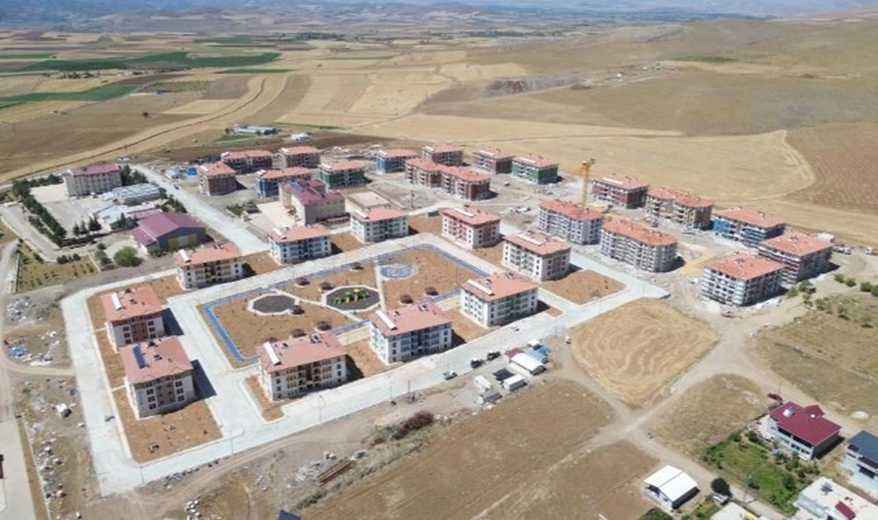 Deprem konutları tamamlandı