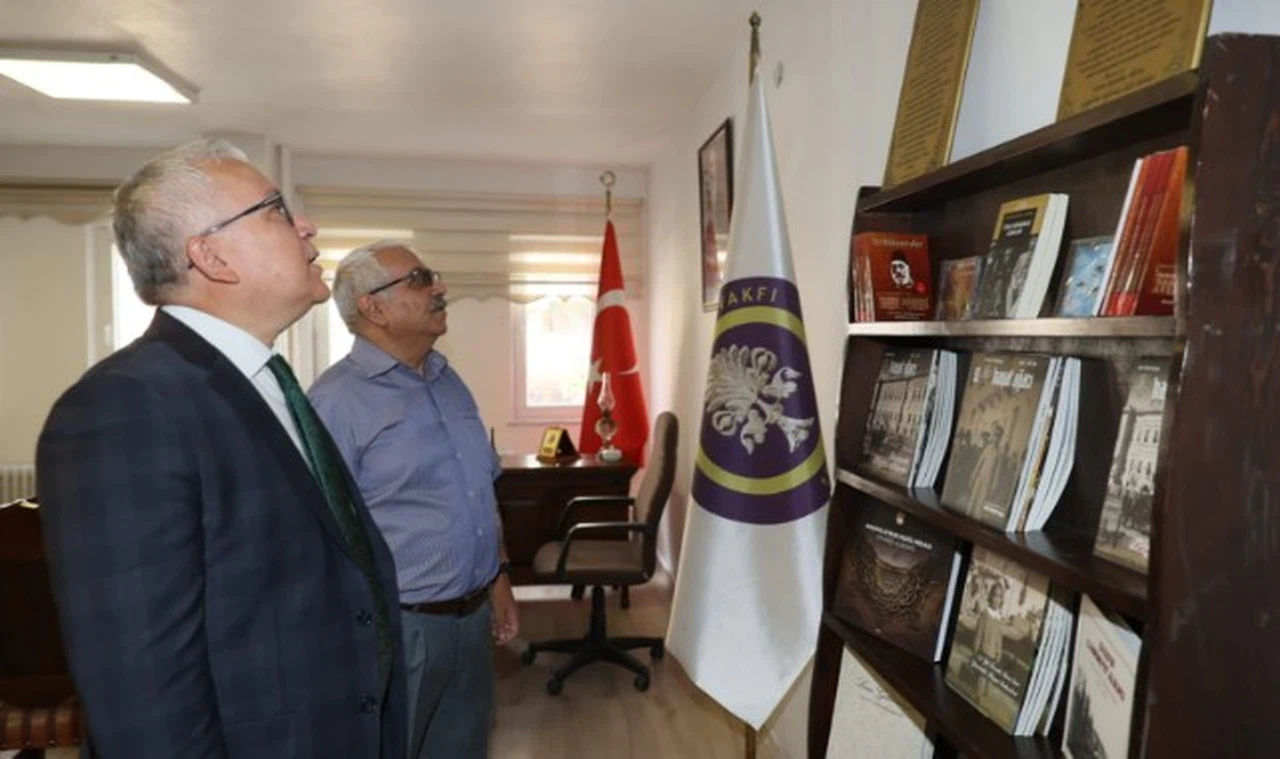 Sivas Hizmet Vakfı yeni ofisinde