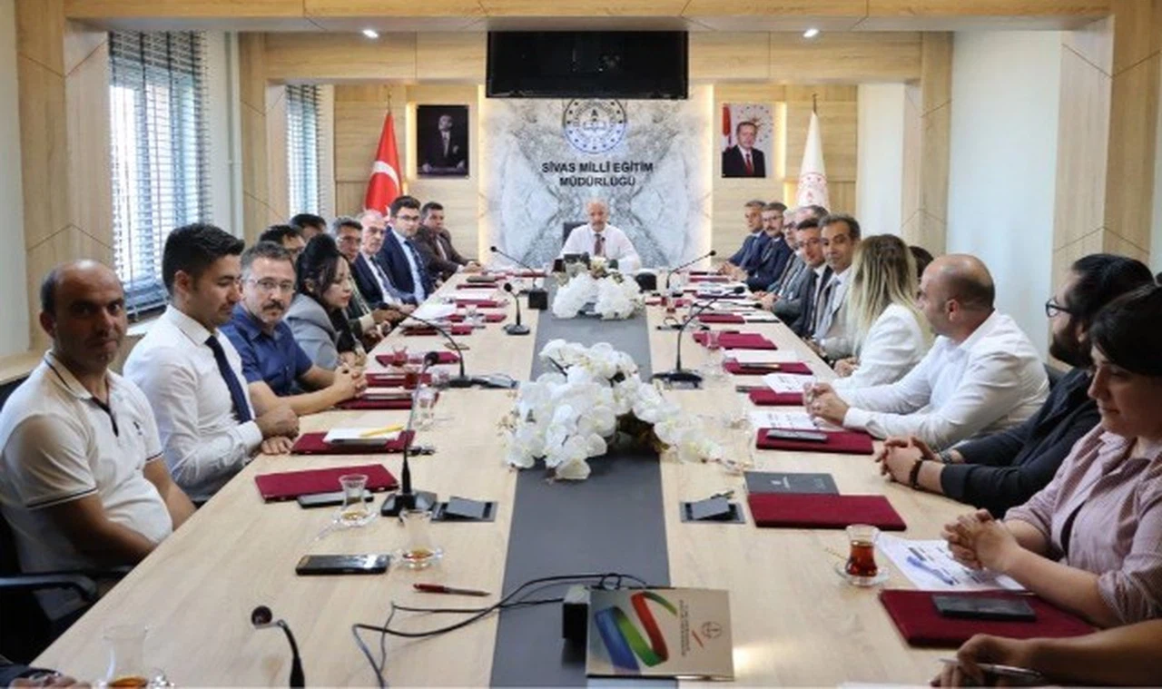 Sivas'ta öğrenciler için toplandılar