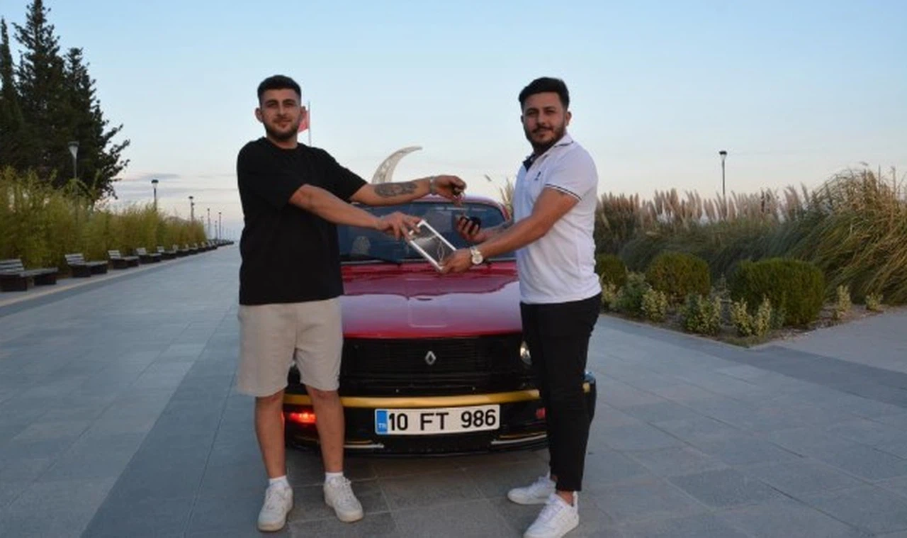 Iphone 16 ile otomobili takas ettiler