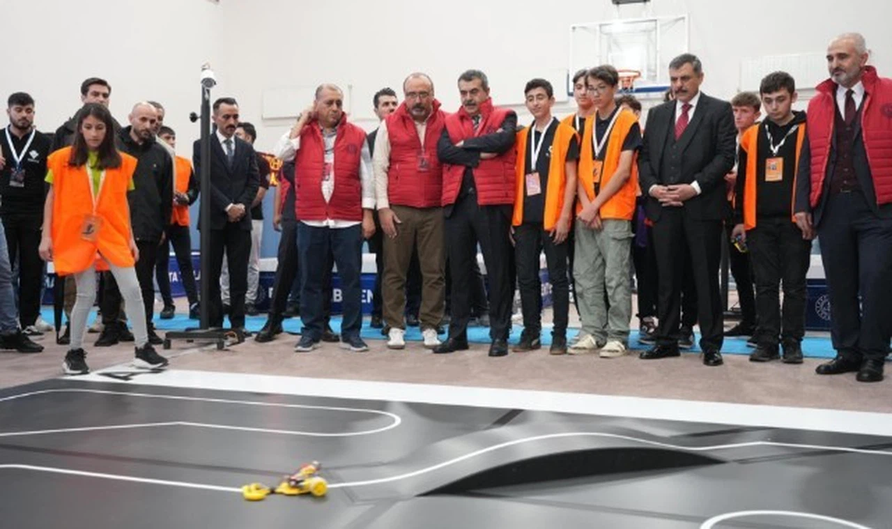 Sivas robot yarışmasına damga vurdu