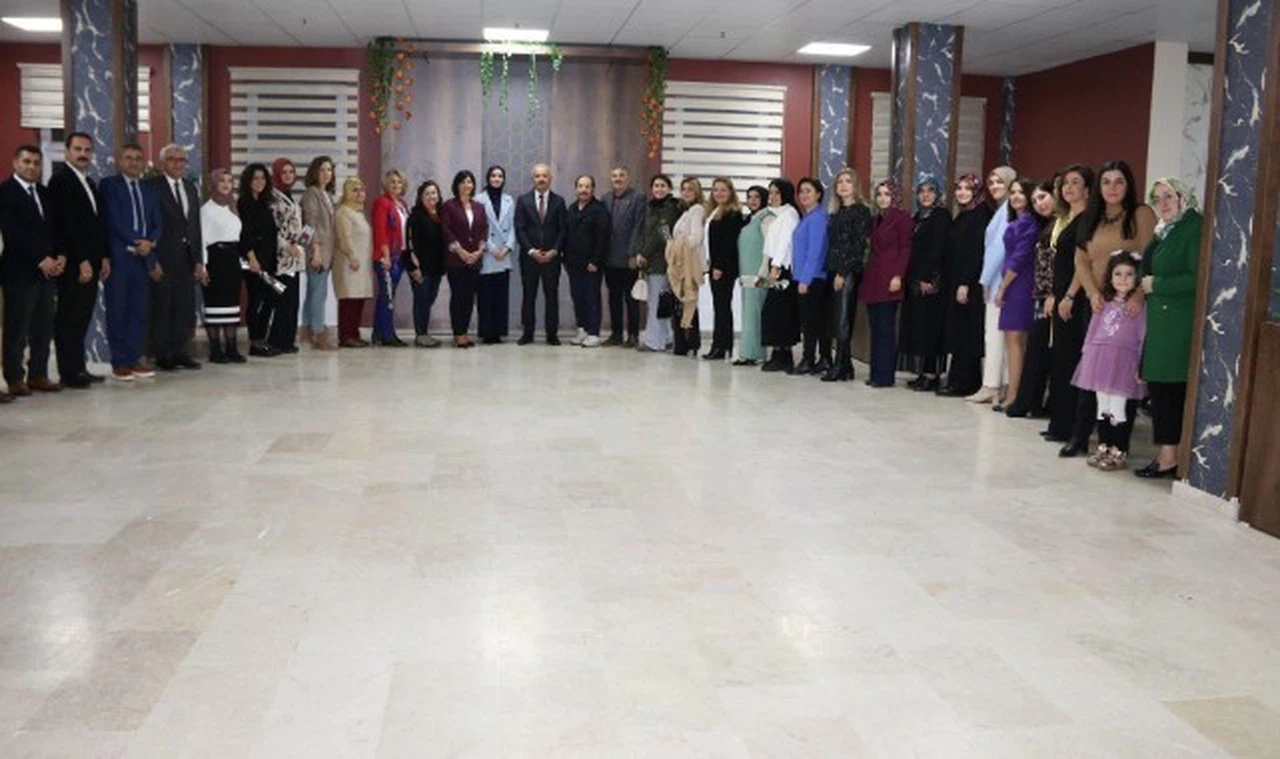 Sivas'ta öğretmenler yemekte buluştu