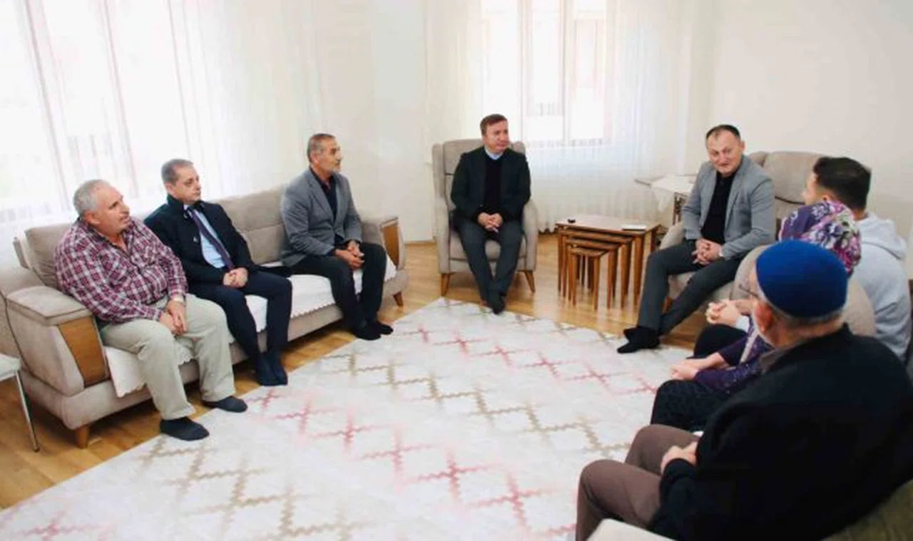 Yaralanan polise Vali ziyareti