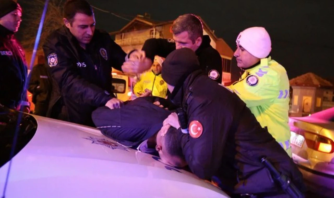 2.20 Promil Alkolle Direksiyon Başına Geçen ve Polisten Kaçarken Kaza Yapan Sürücü 