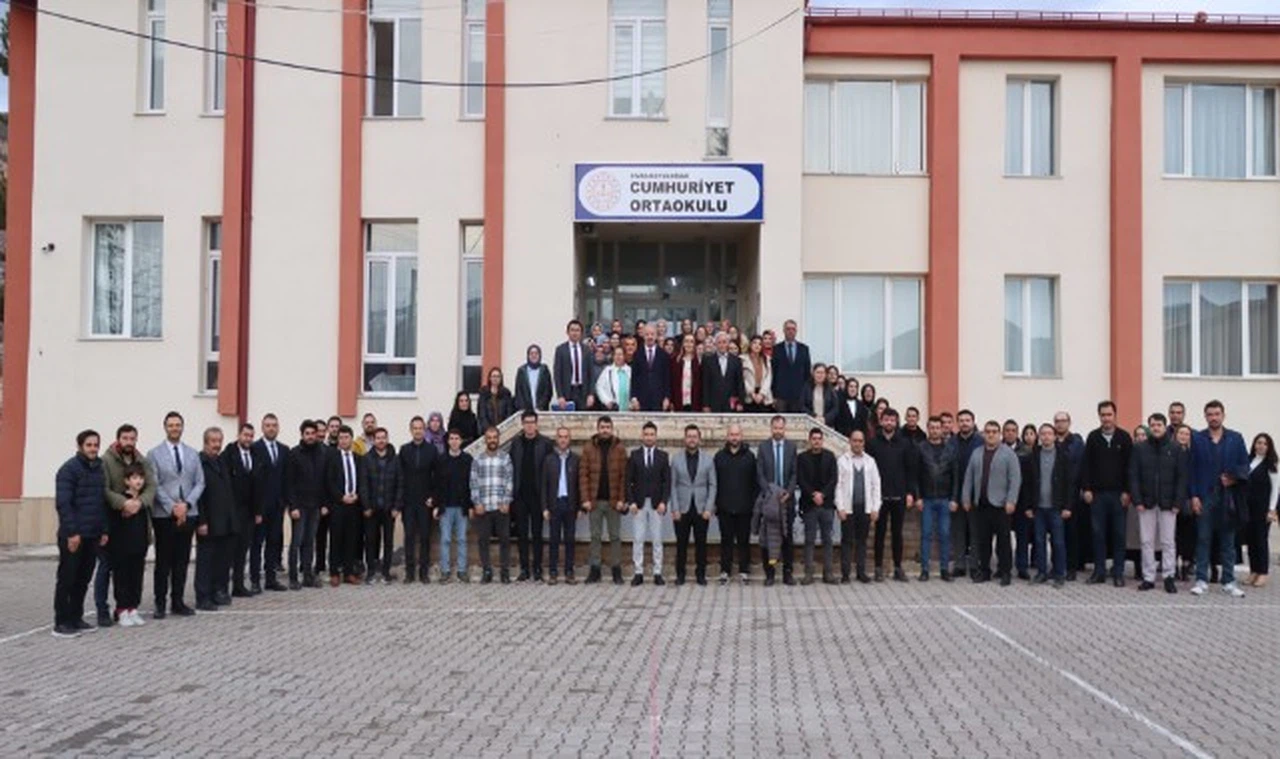 Koyulhisar öğretmenleriyle toplantı