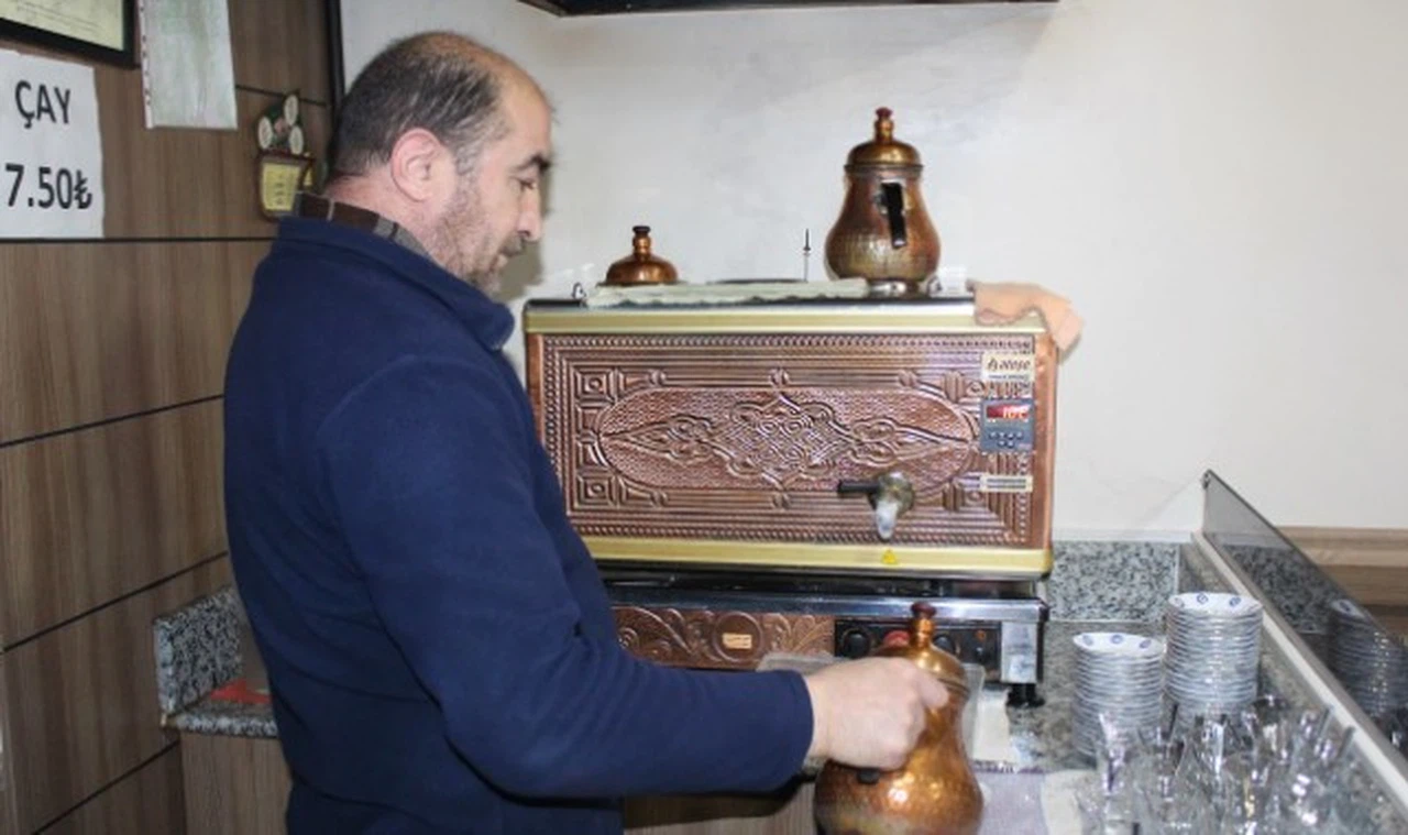 Sivas'ta çay bahane, soğuk şahane