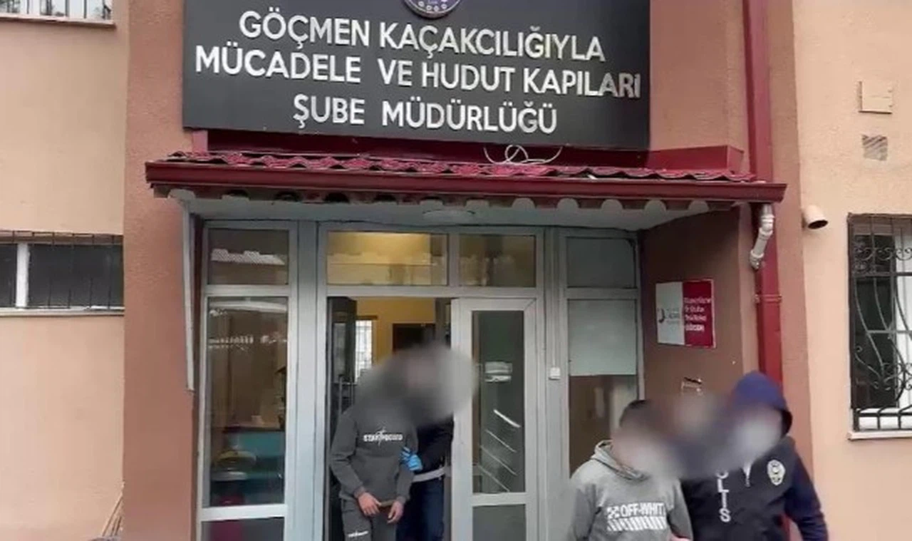 Tırdan 26 kaçak göçmen çıktı