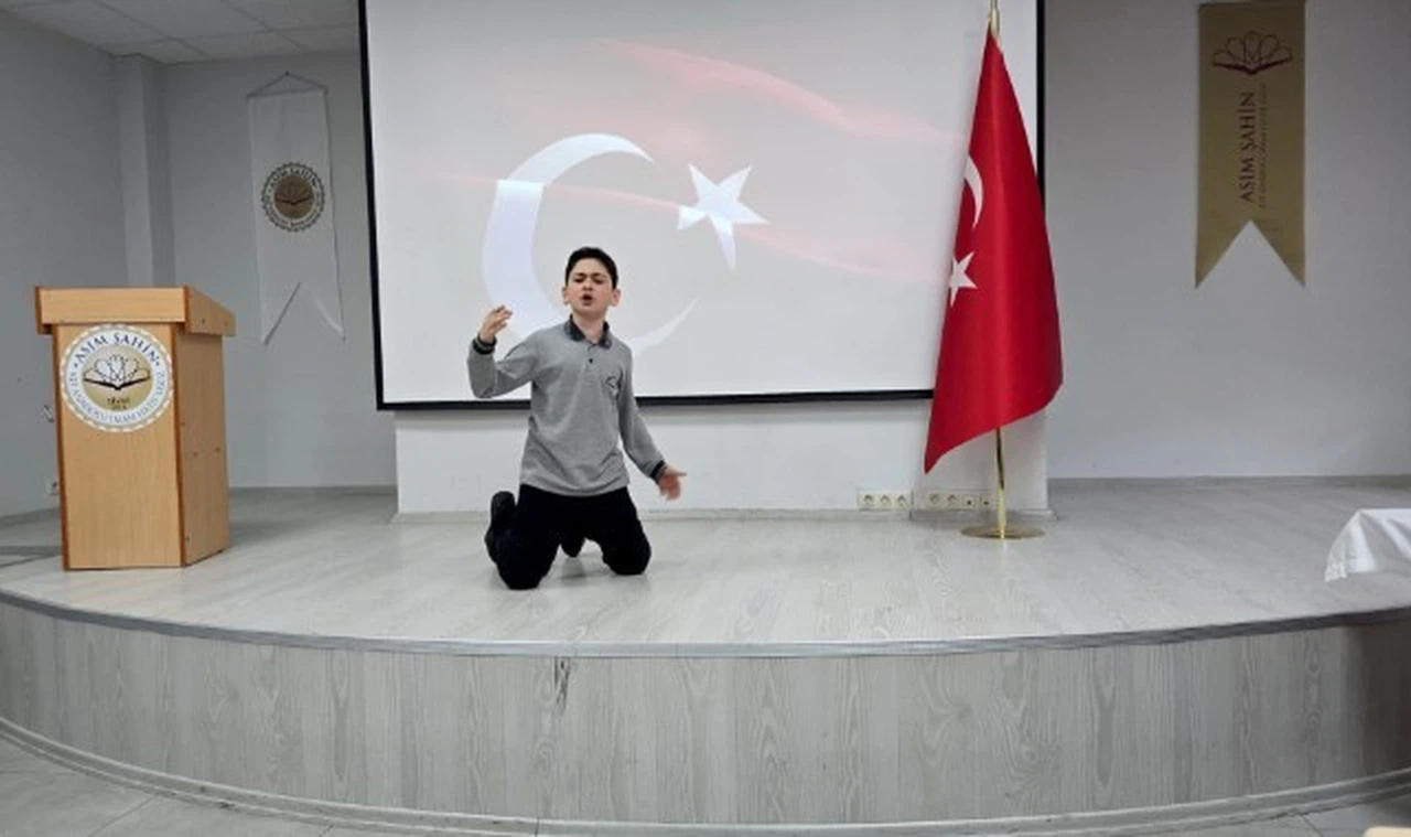 Sivas'ta okullarda İstiklal Marşı yarışması