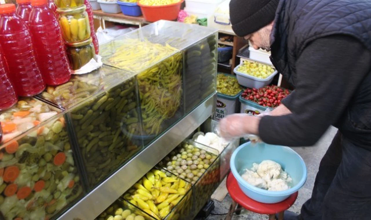 Sivas'ta turşu ile zemheriye direnç