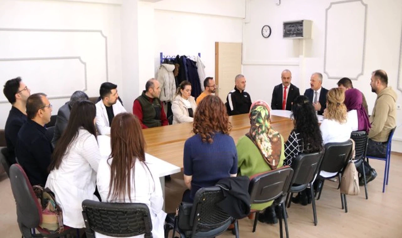 Yener: Öğretmenler rol modeldir