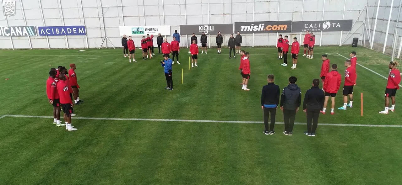 Sivasspor antrenmanı durdurdu! (Video Haber)