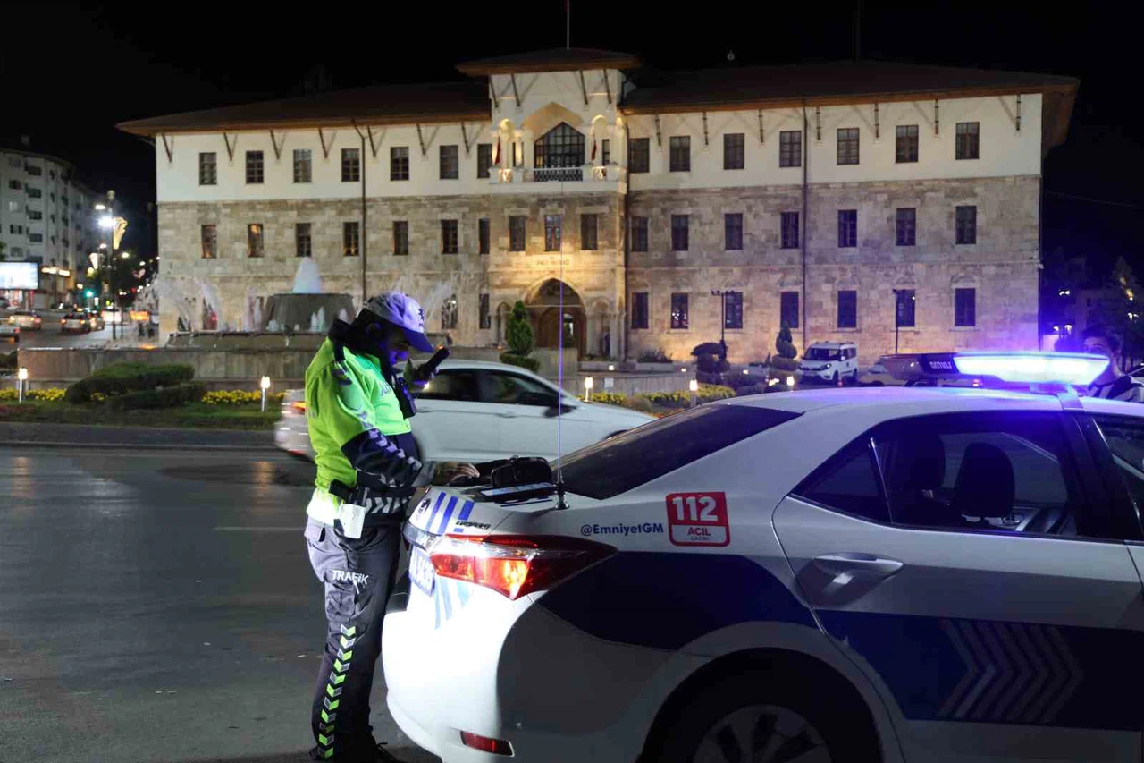 Sivas Polisinden Uyuşturucuya Geçit Yok