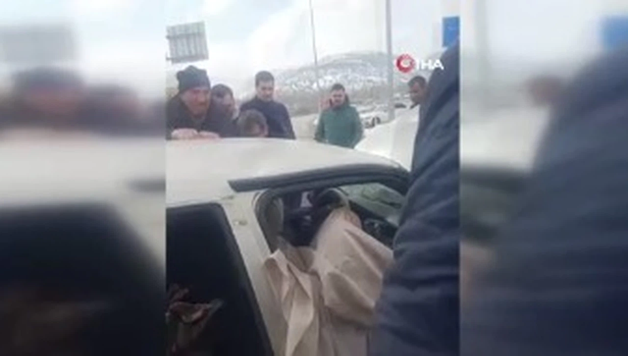 Trafik Kazası 1 Ölü 2 Ağır Yaralı