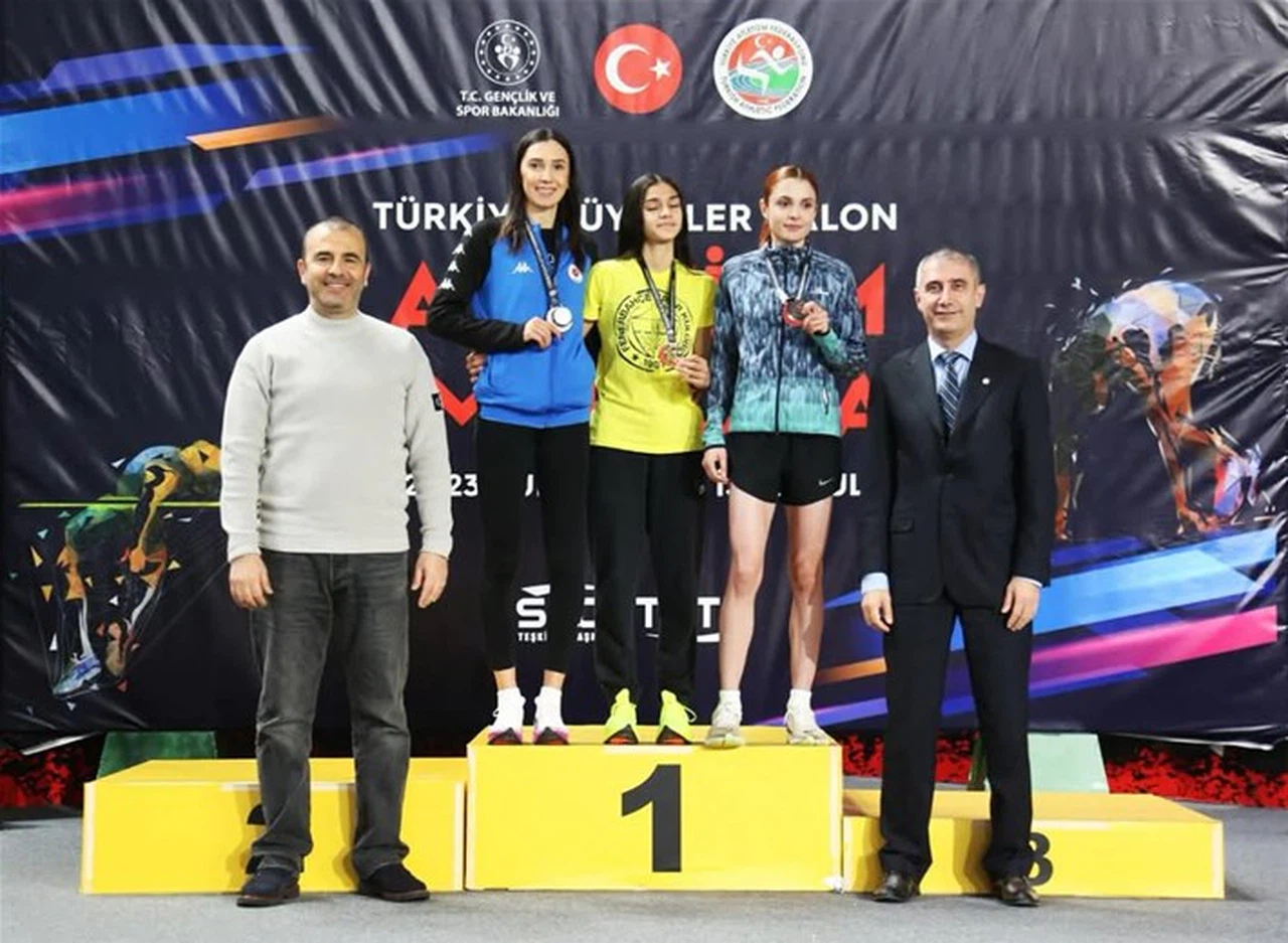 Sivas'ın Atletizmde Yüzü Güldü