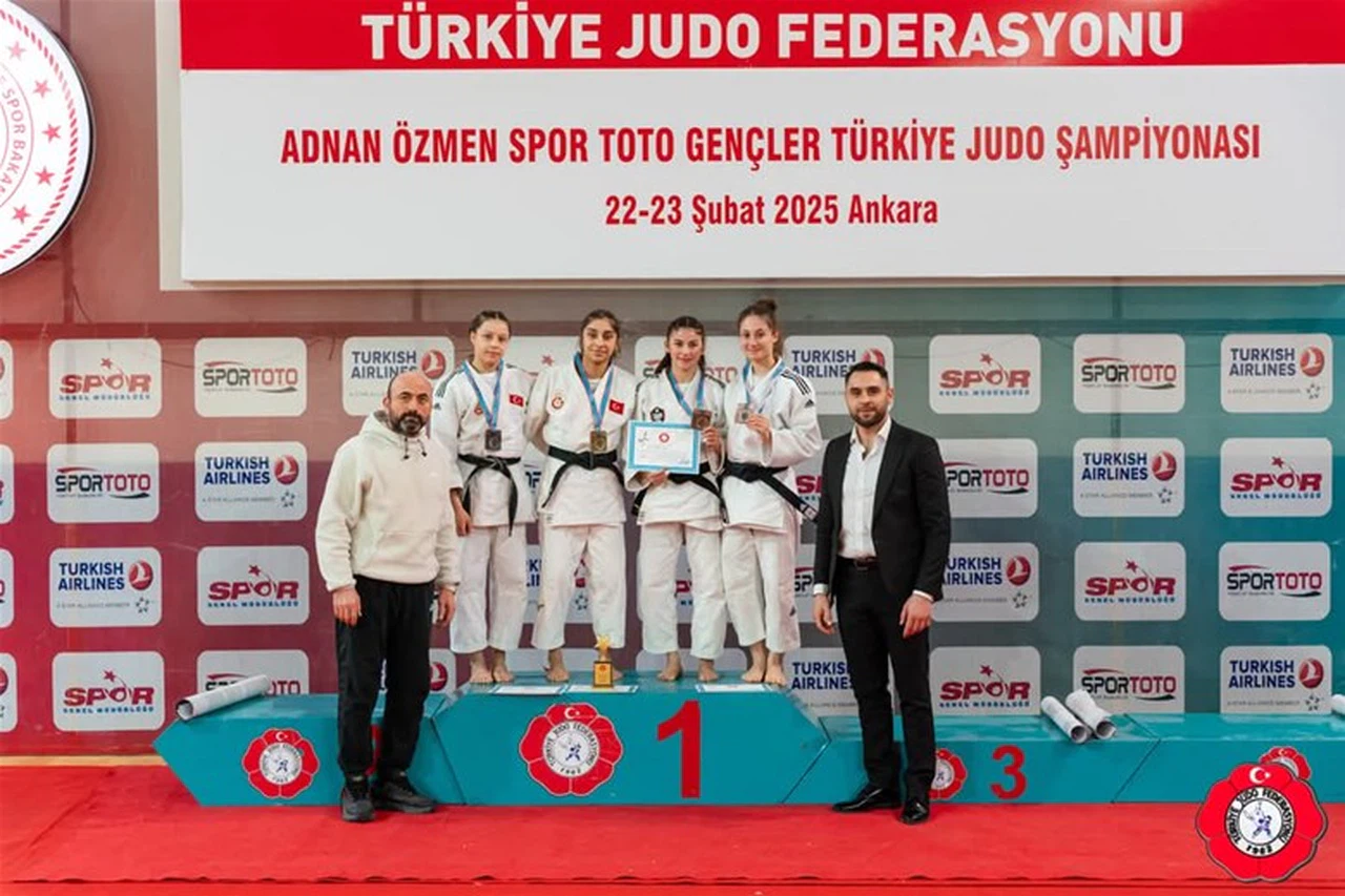 Sivas'a Judo'dan Madalyalar Geldi