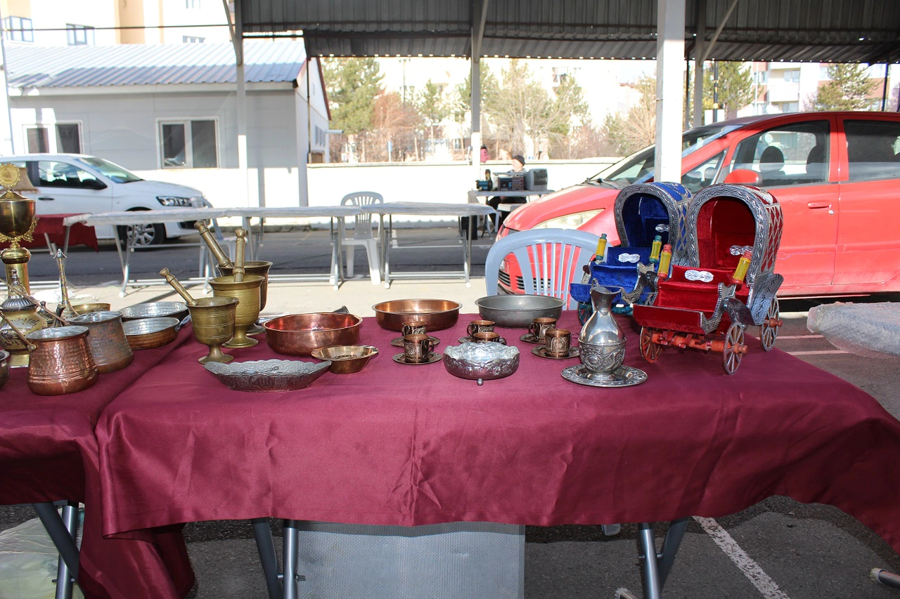 Sivas'ta Bit Pazarı'nın Gözdesi Oyuncak Fayton