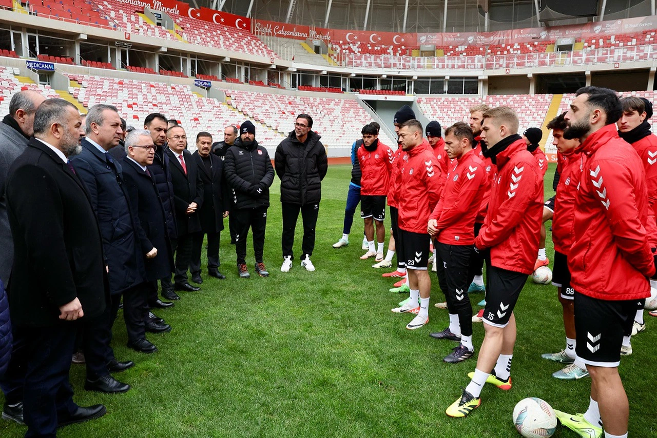 Sivasspor'a Vali ve Başkan'dan Destek Çağrısı