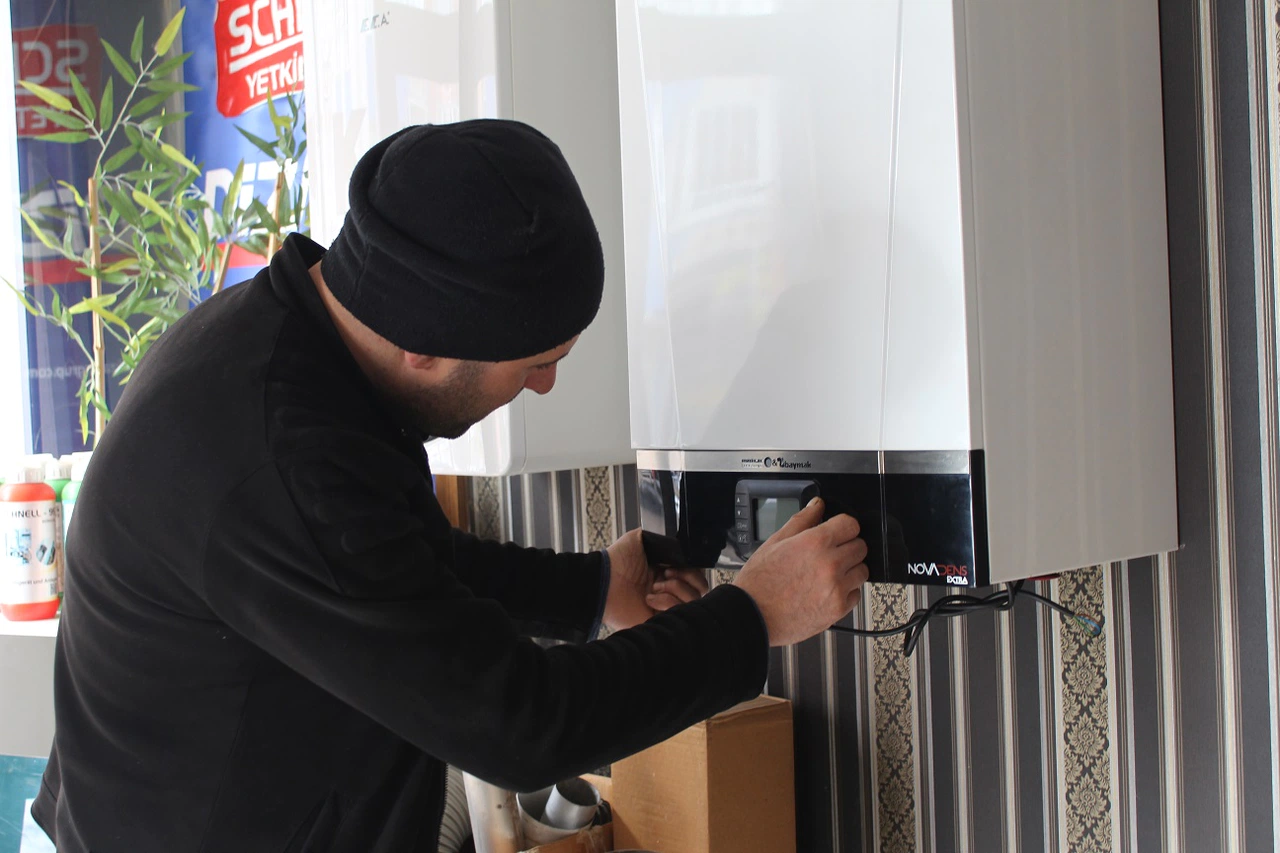 Sivaslı Kombiciler Oda Termostatı Öneriyor