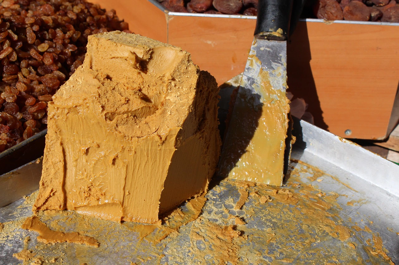 Sivas'ta Şifa Kaynağı Olarak Bilinen Katı Üzüm Pekmezi