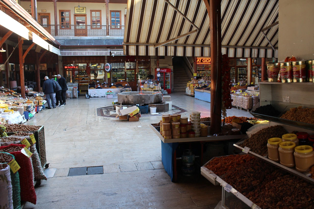 Sivas'ın Tarihi Hanında Alışveriş Günleri