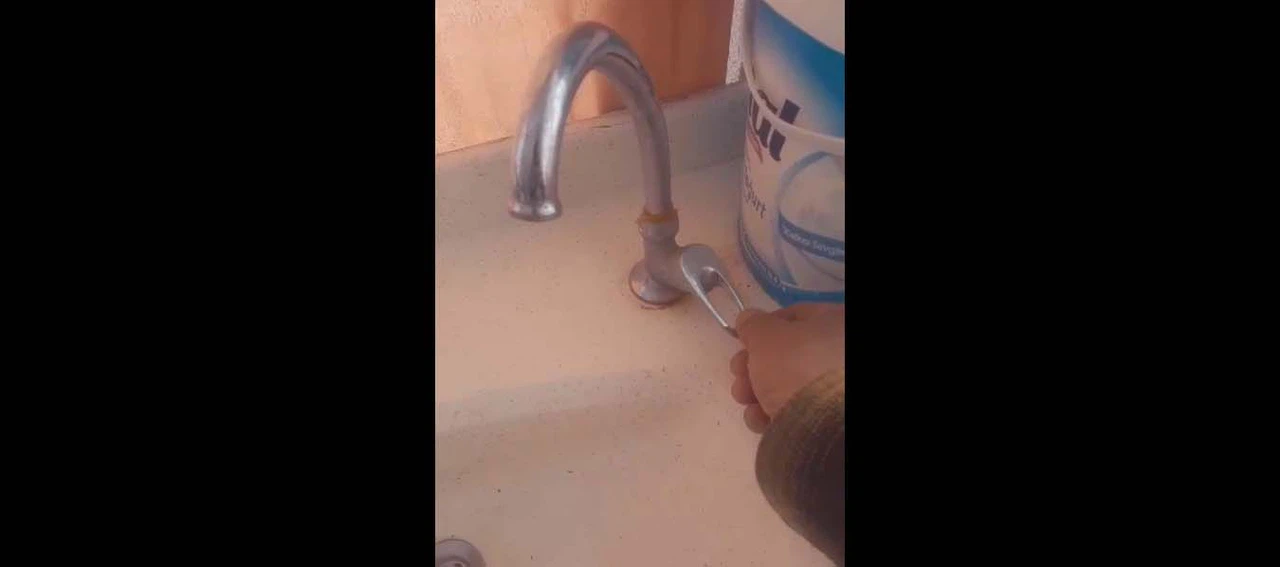 Sivas’ta Kış Sert Geçiyor: Su Hatları Dondu, Köylüler Zor Durumda