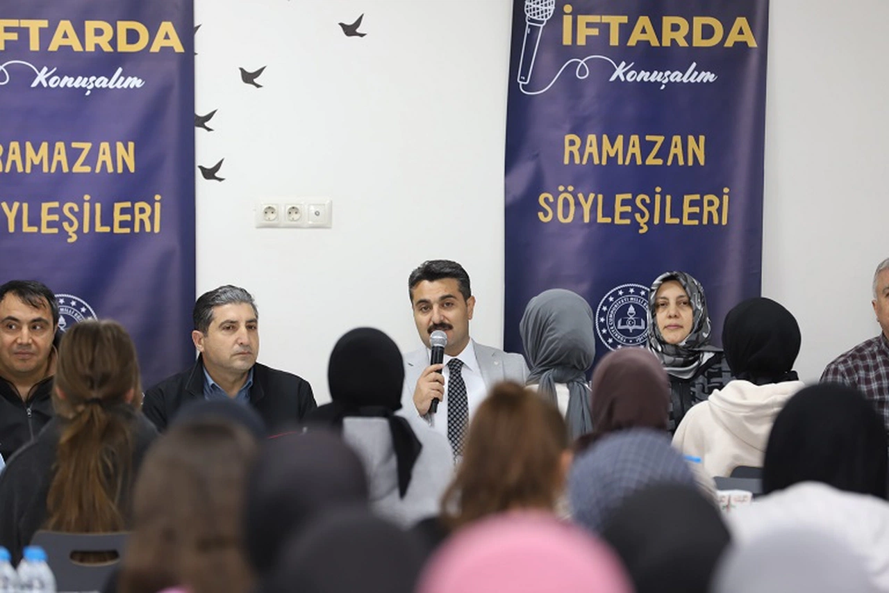 Öğrencilerle İftarda Söyleşi Zamanı