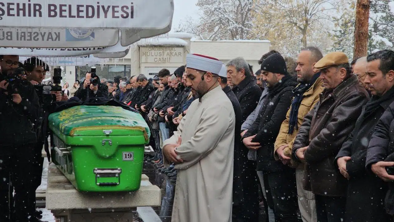 Hayatını Kaybeden Gazeteci Uğurlandı